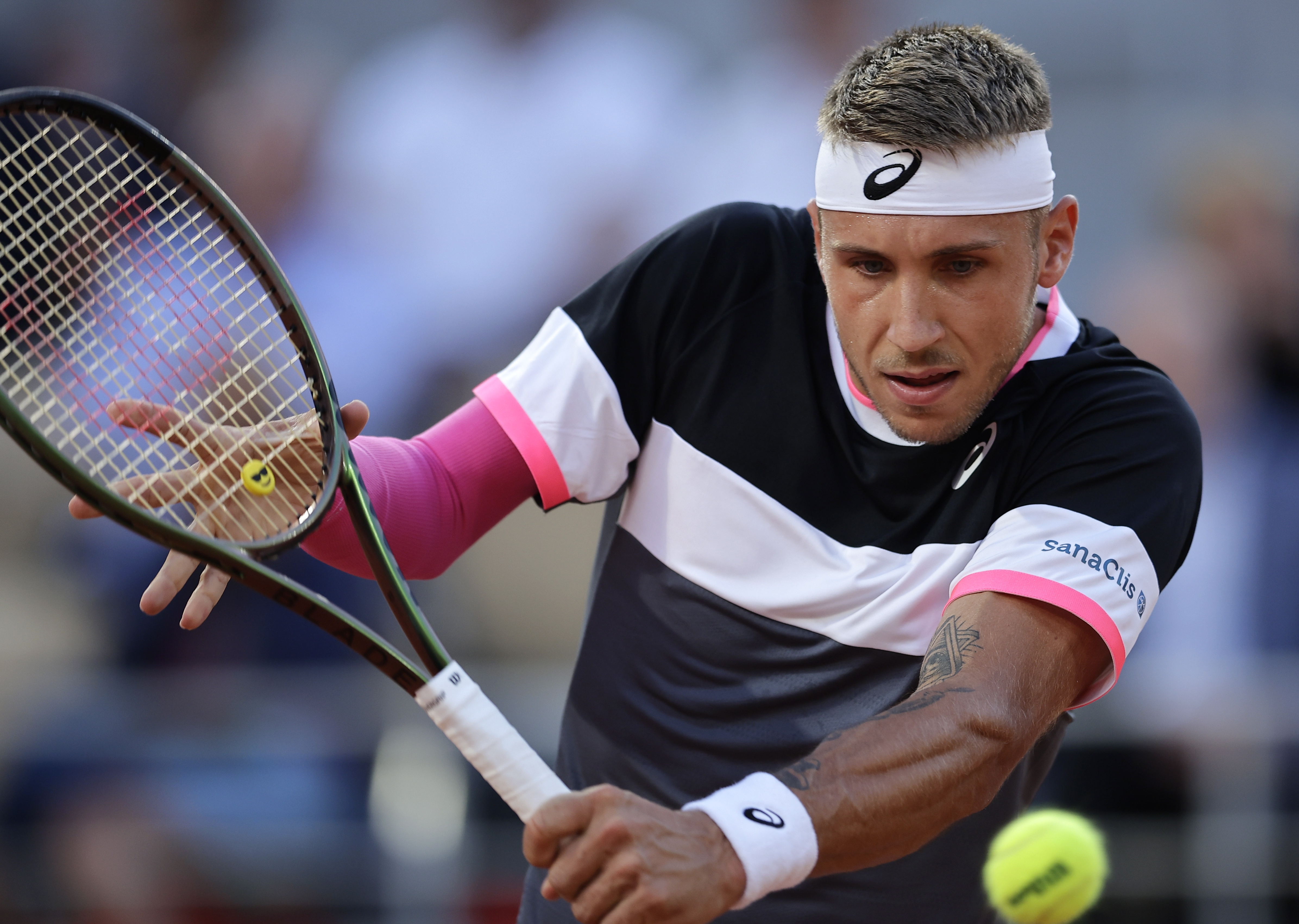 美国网球队轻取英国网球队,兹维列夫高光表现的简单介绍 美国网球队轻取英国网球队,兹维列夫高光表现的简单介绍