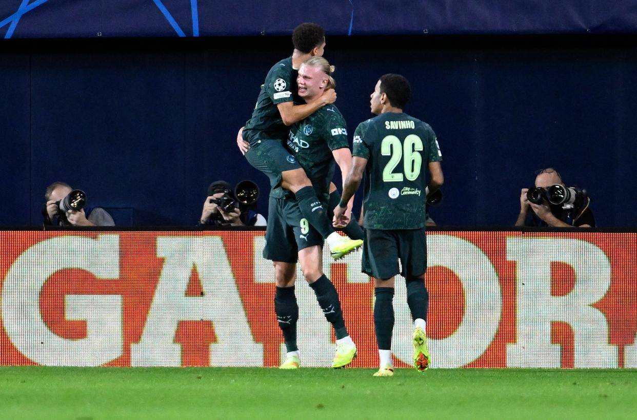 包含曼城客场大胜维拉利尔，豪取三连胜的词条