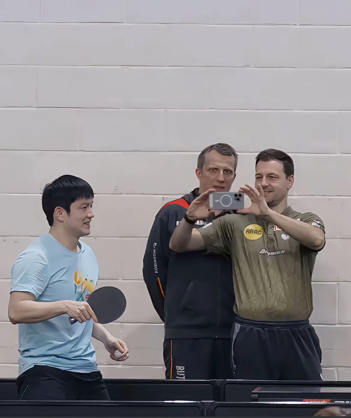 波兰乒乓球队完胜英国乒乓球队，樊振东完成帽子戏法的简单介绍