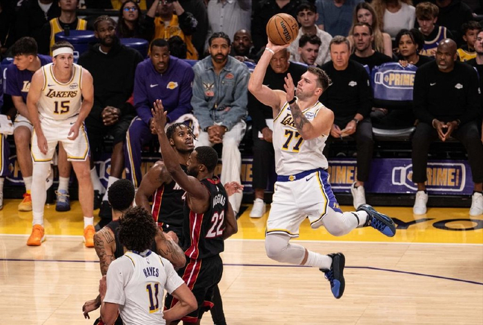 湖人B队爆冷巴西男篮,乔治一己之力扛起全队的简单介绍 湖人B队爆冷巴西男篮,乔治一己之力扛起全队的简单介绍