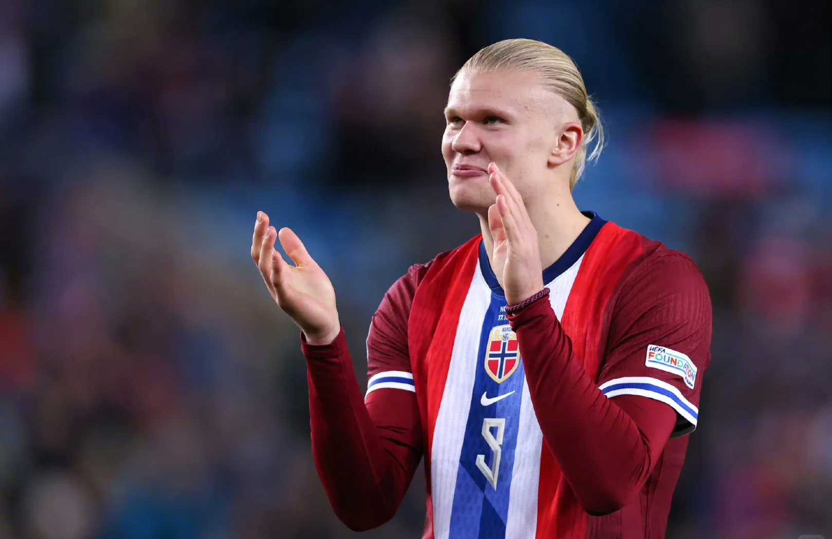 关于瓦伦西亚强势罗马，哈兰德完成帽子戏法的信息