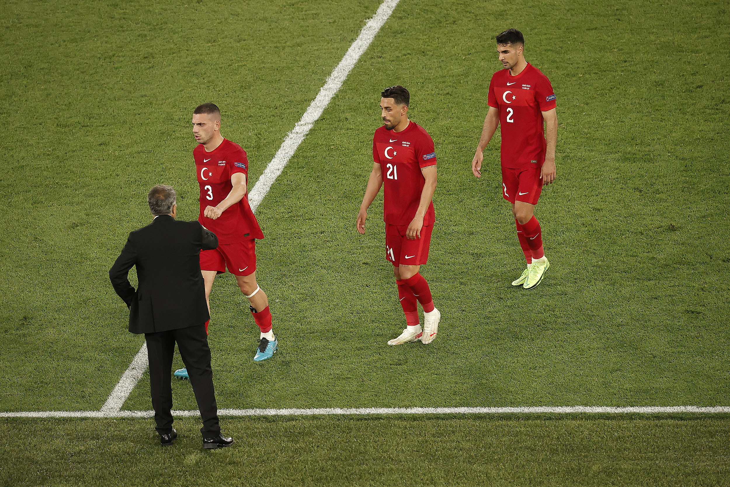 包含丹麦完胜土耳其，佩德里扛起全队的词条