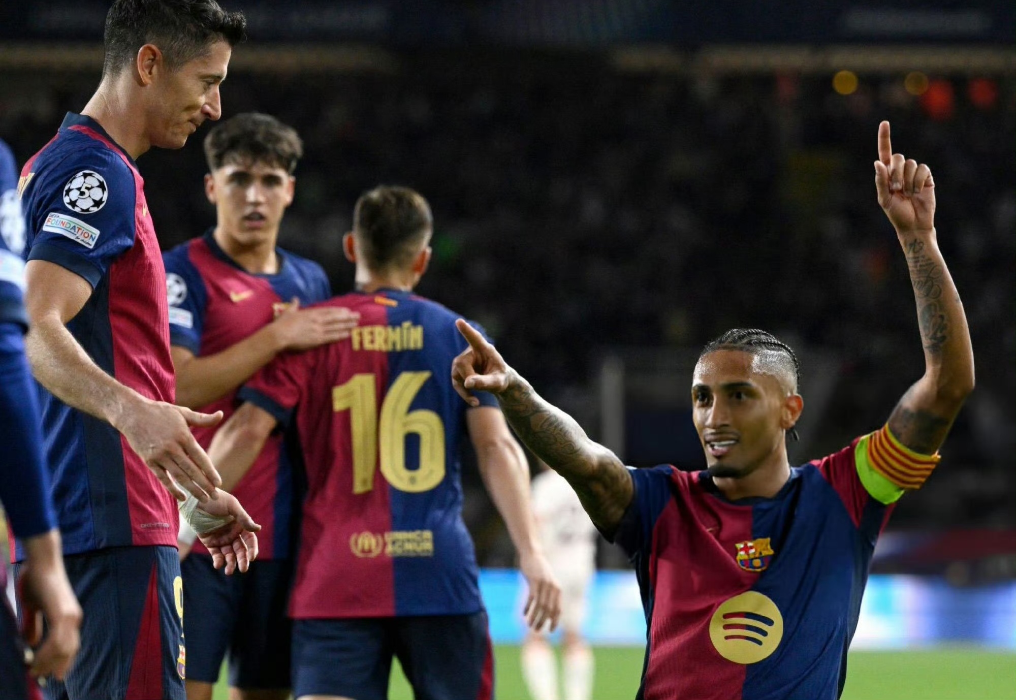 巴萨逆转那不勒斯,阿圭罗关键制胜 巴萨逆转那不勒斯,阿圭罗关键制胜