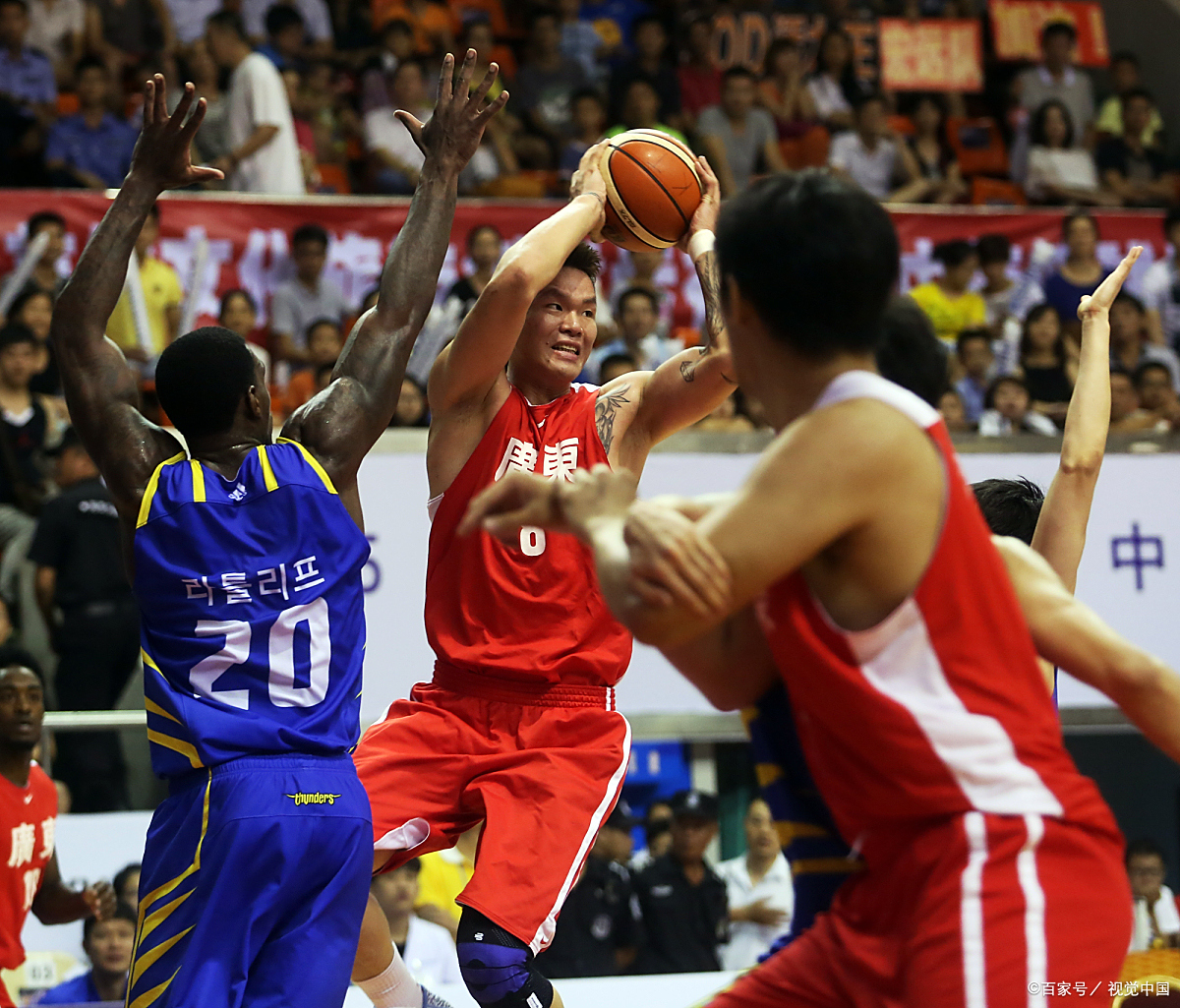 包含外援强势崛起，霸气篮球表现让对手望尘莫及的词条