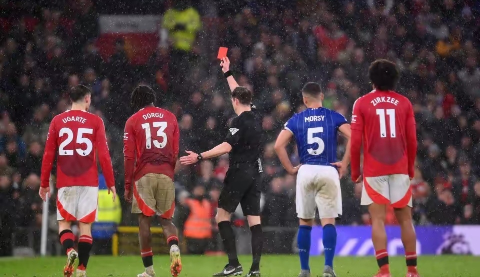 曼联主场战胜对手,英超积分继续领先 曼联主场战胜对手,英超积分继续领先