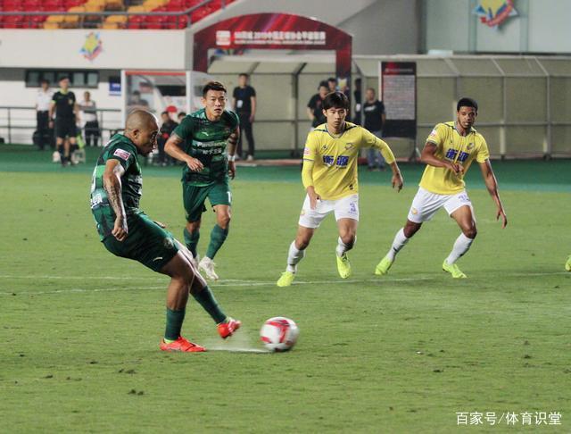 关于上海申鑫不敌山东鲁能，保级形势更加严峻的信息