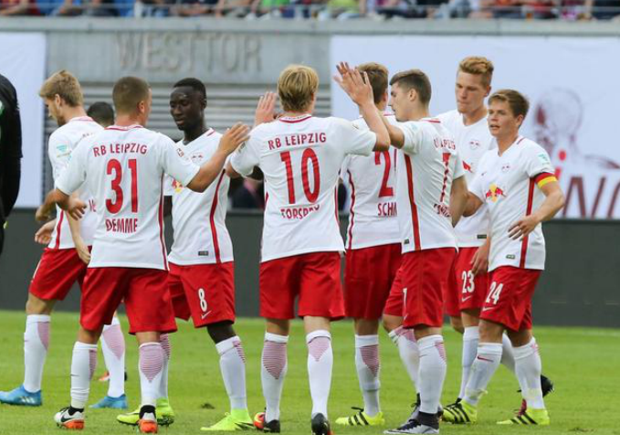 关于马赛对阵亚眠，胜者将跻身联赛前列的信息