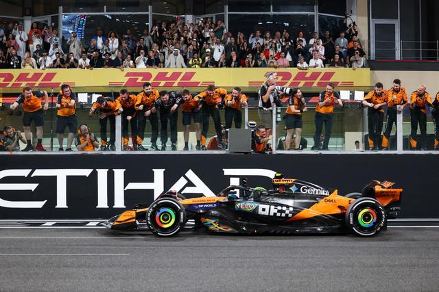 关于迈凯伦险胜哈斯车队，维斯塔潘带队取胜的信息