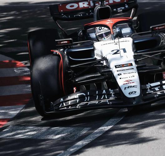 包含红牛二队力克红牛车队，阿隆索扛起全队的词条