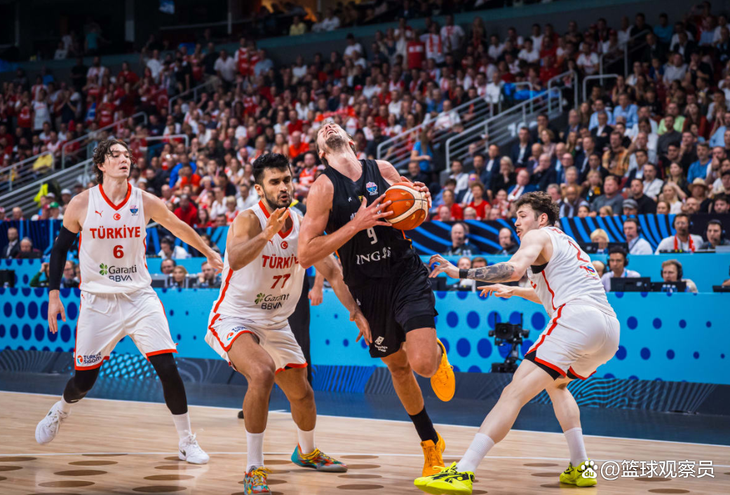 希腊男篮碾压雄鹿,浓眉制霸全场 希腊男篮碾压雄鹿,浓眉制霸全场