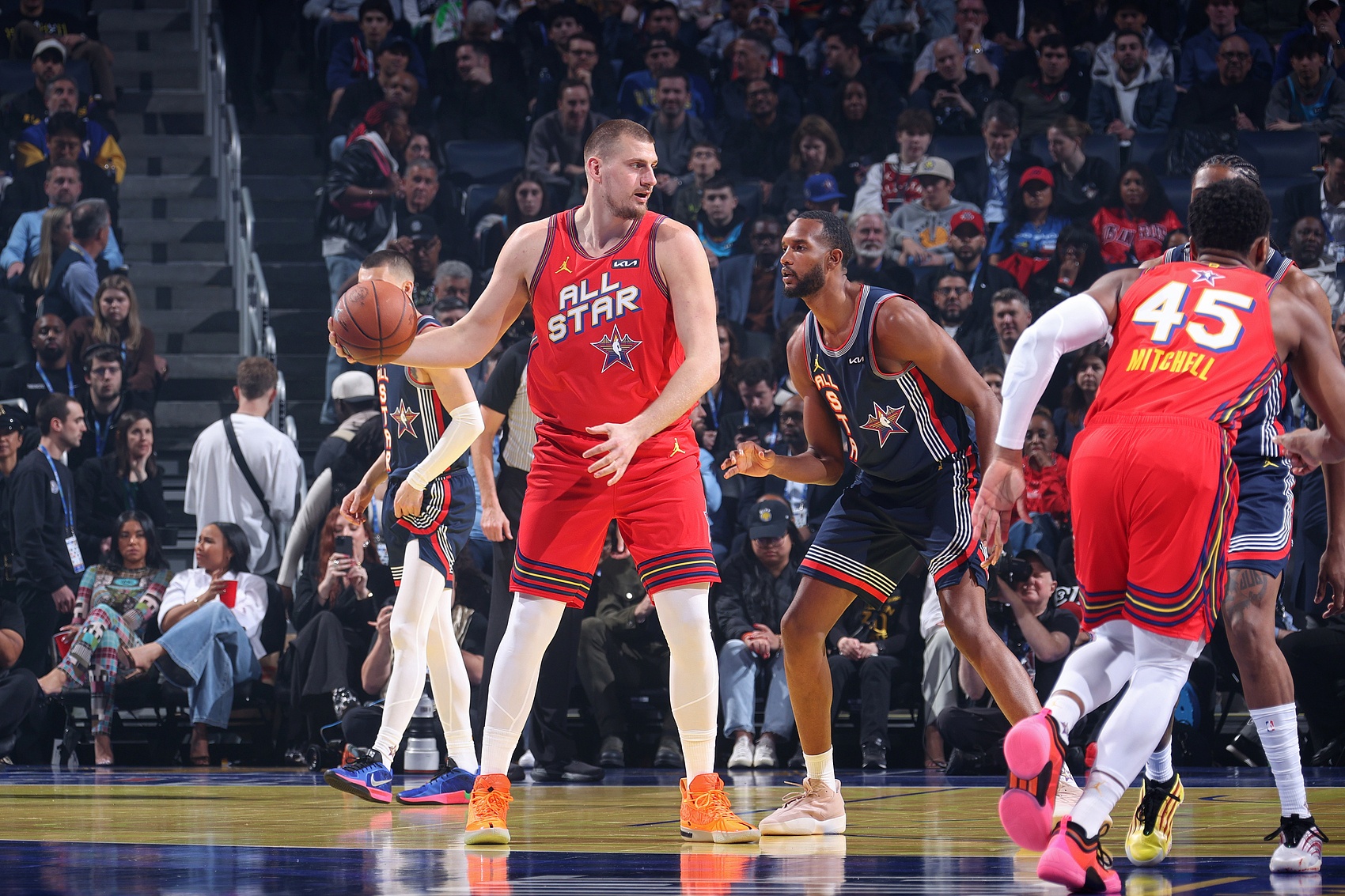 公牛力克尼克斯，克莱带队取胜