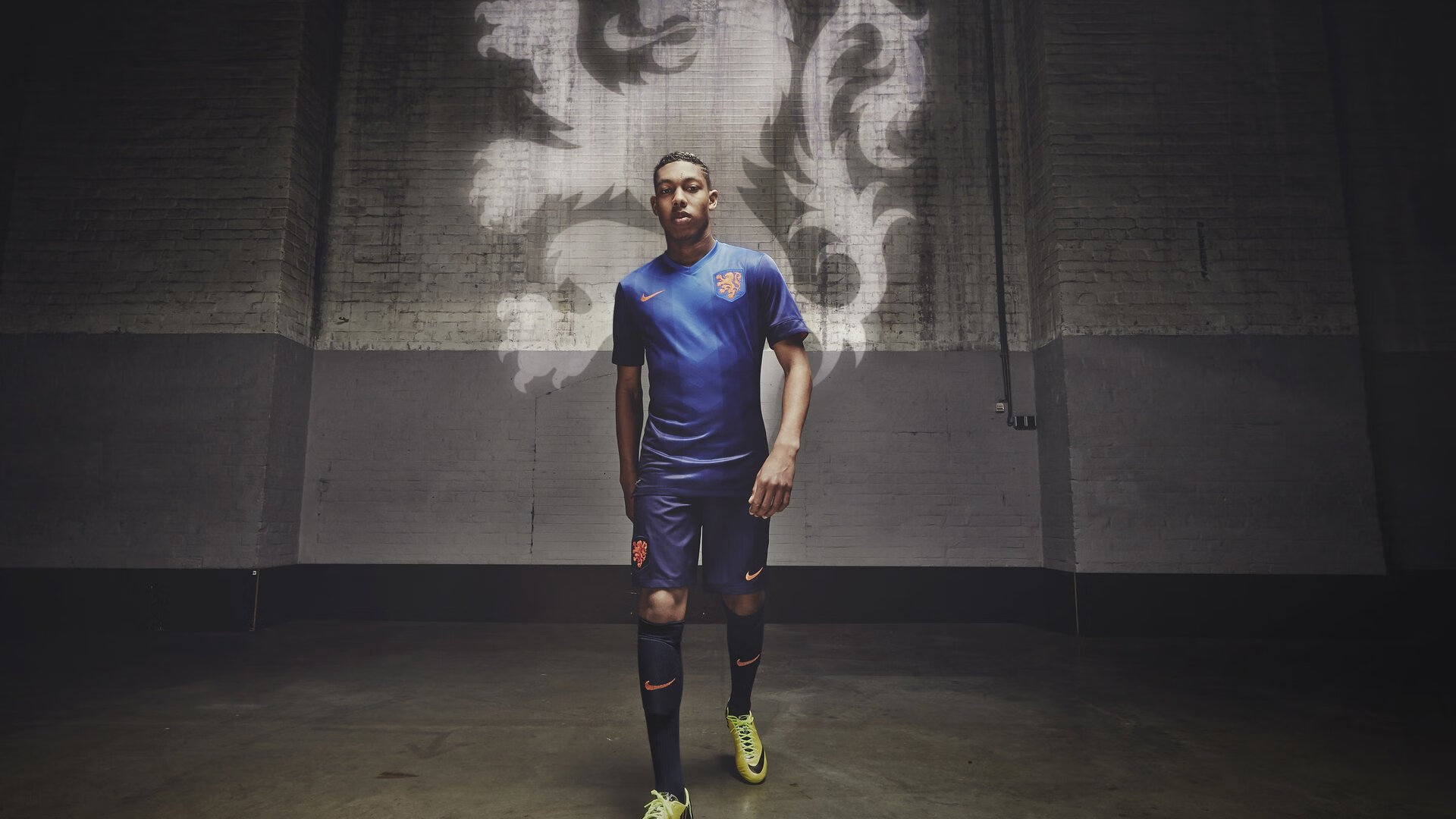 巴黎全面压制乌克兰，阿劳霍持续制造杀伤—战术纪律与个人天赋的胜利交响