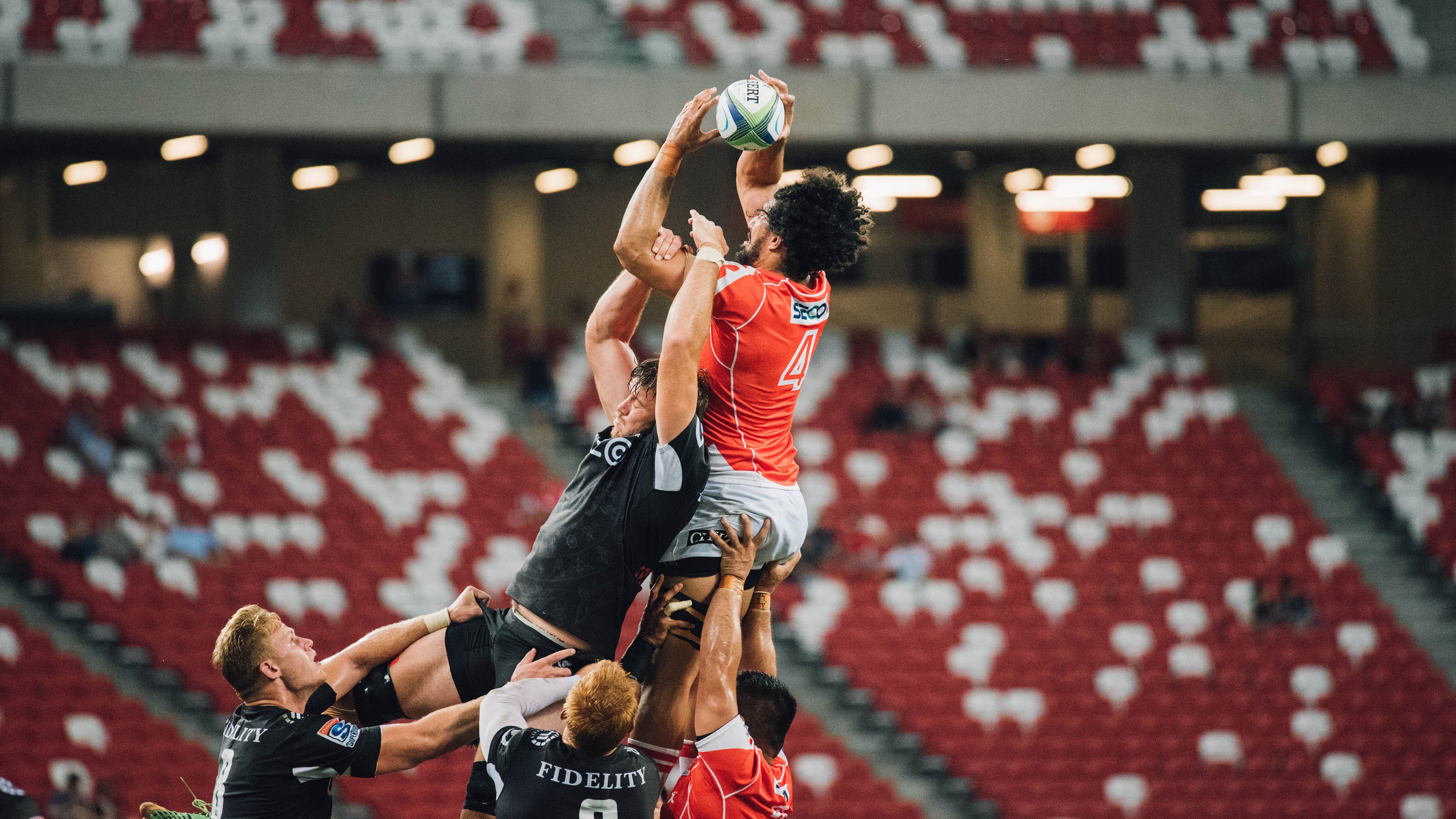 赛道与球场,当F1年度争冠焦点战遇上罗马斩落委内瑞拉